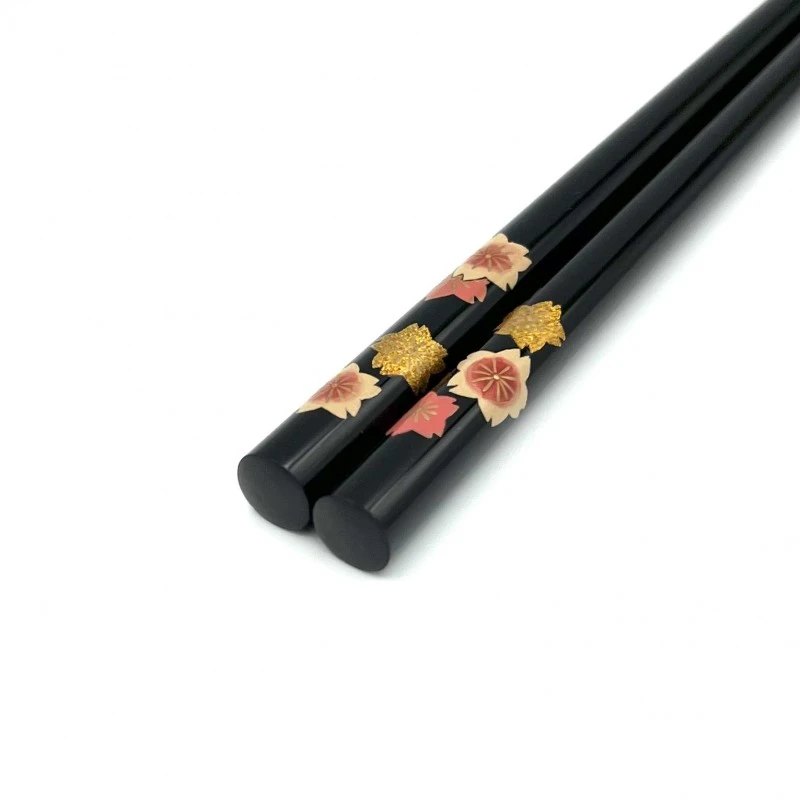 輪島塗　蒔絵箸　桜（黒） 2枚目