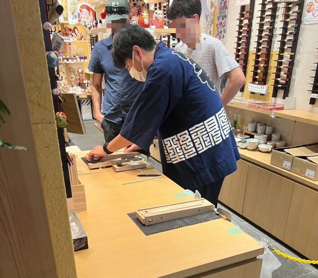 ソラマチ店でワークショップ開催中🥢