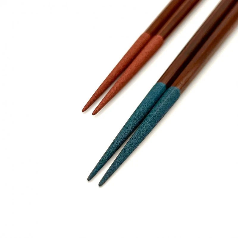 【送料無料】山中塗　タガヤ八角スリ漆　頭・先　青・赤パール漆先乾漆　夫婦箸セット【桐箱入】 1枚目