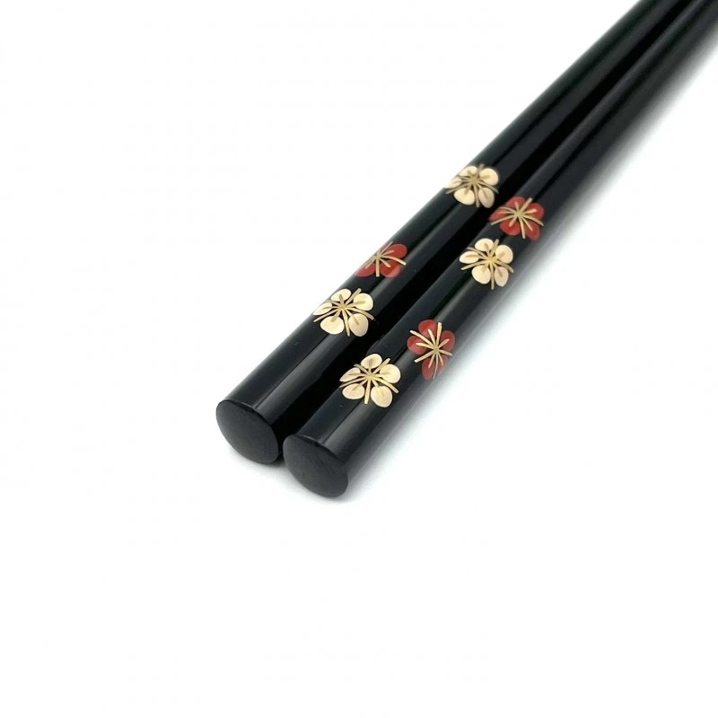 輪島塗　蒔絵箸　紅白梅（黒） 2枚目