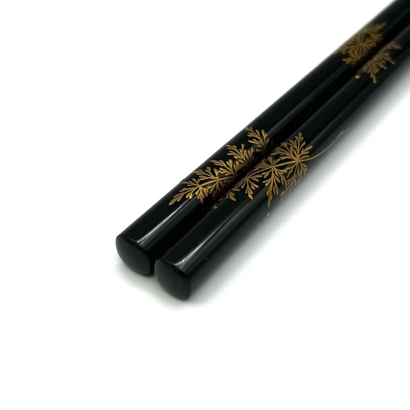 輪島塗　蒔絵箸　しのぶ（黒） 2枚目