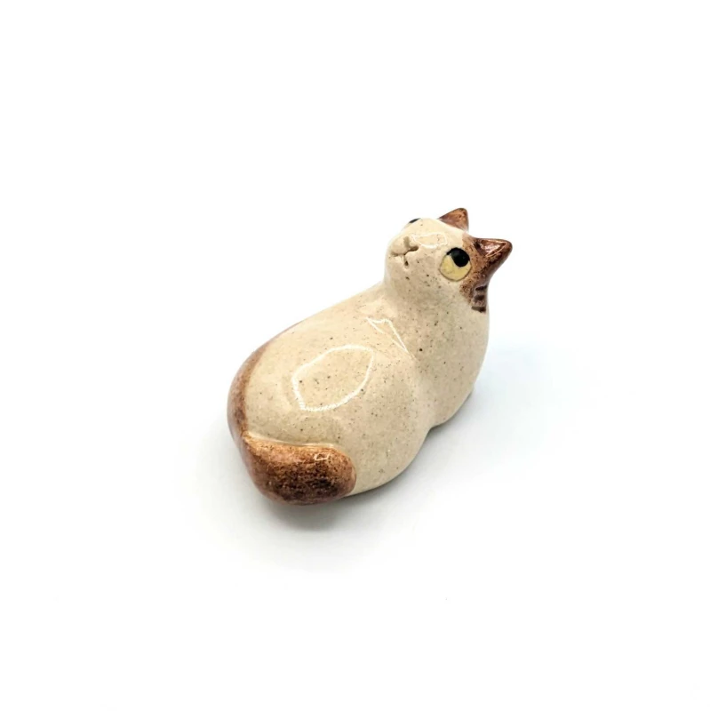 箸置　ねこ　丸まり後ろ向き　ハチワレ濃茶
