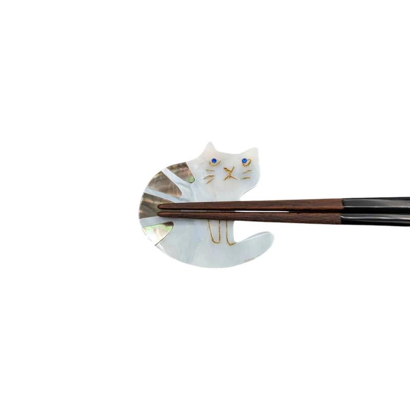 貝箸置き　三毛猫 2枚目