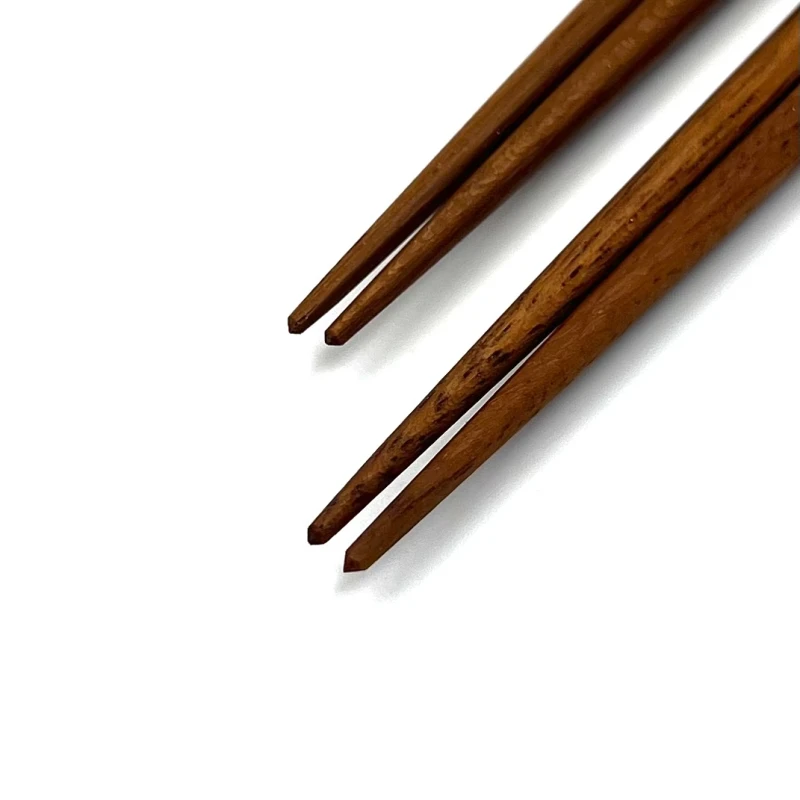 【送料無料】京西陣模様箔　削り箸　黒・桃　夫婦箸セット【桐箱入】 1枚目