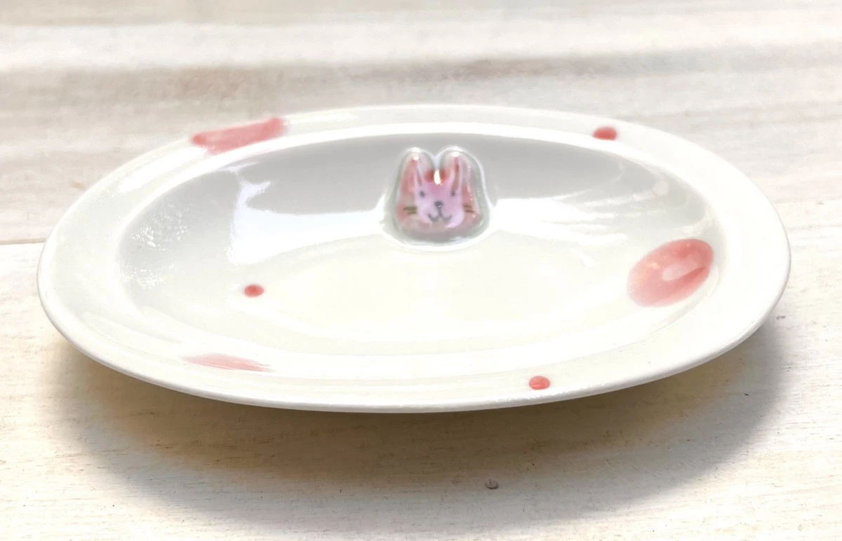 アニマルドット　うさぎ　(桃)　楕円小皿 2枚目