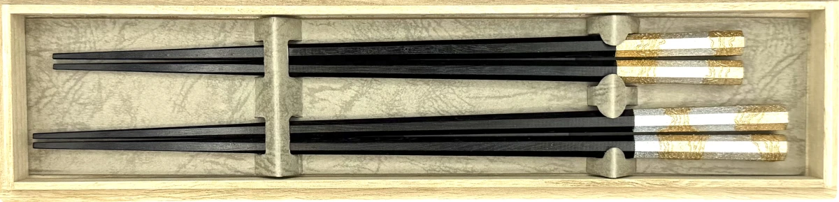 【送料無料】八角金銀筒描き　夫婦箸セット【桐箱入】