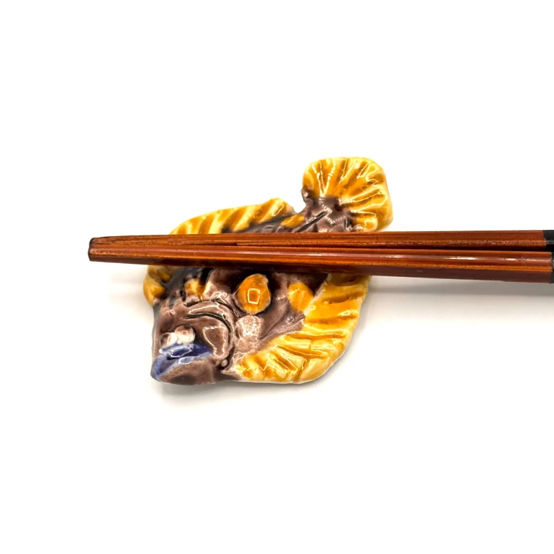 九谷焼　ミニ箸置　カレイ 2枚目