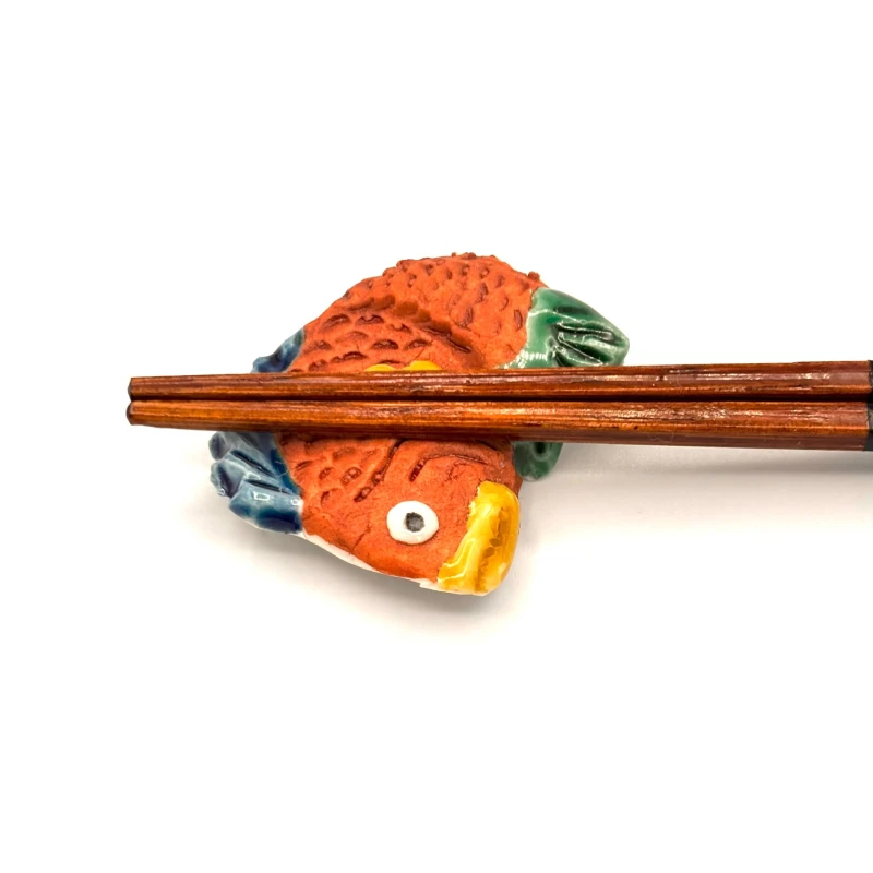 九谷焼　ミニ箸置　鯛 2枚目
