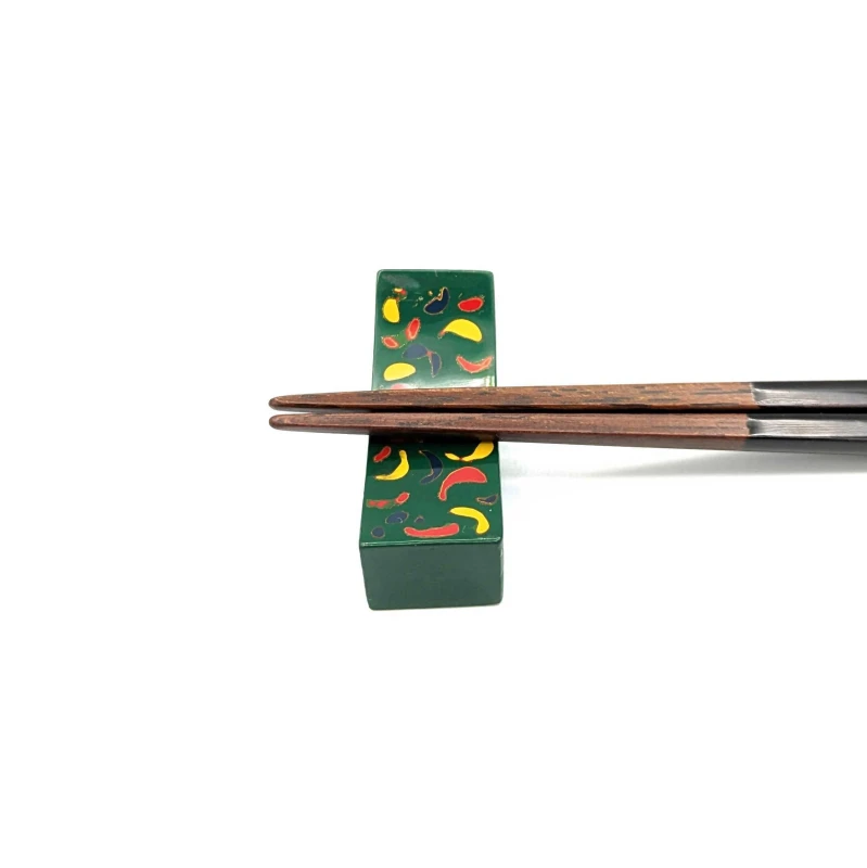 津軽塗　研ぎ出し箸置（緑） 3枚目