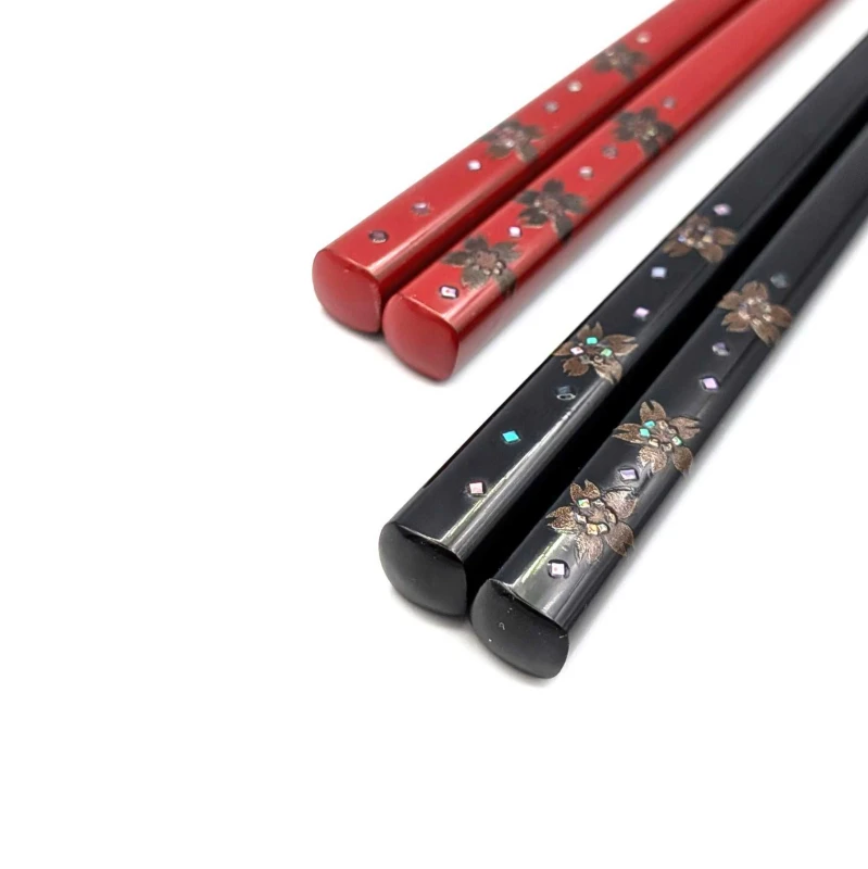 【送料無料】八雲塗箸　桜ちらし　夫婦箸セット【桐箱入】 2枚目