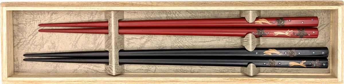 八雲塗箸　桜うさぎ　夫婦箸セット【桐箱入】