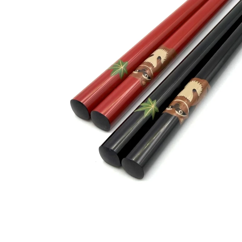 【送料無料】輪島塗先乾漆箸 狸と紅葉 夫婦箸セット【桐箱入】 2枚目