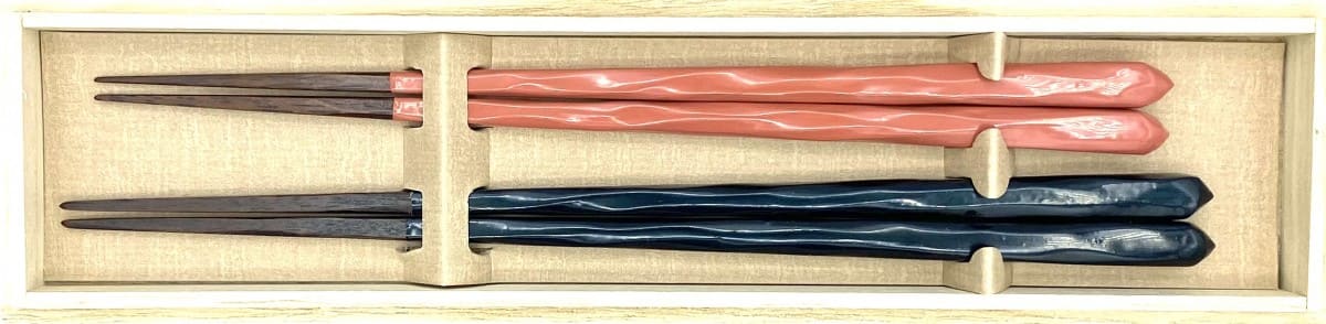 【送料無料】つかいごこち箸　鉄木 ブルー・ピンク 夫婦箸セット